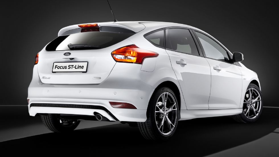 Στο Focus ST-Line (hatchback και station wagon) συναντάμε τον 1.0 EcoBoost (125 PS), τον 1.5 EcoBoost (150 ή 182 PS), αλλά και τους diesel 1.5 TDCi (120 PS) και 2.0 TDCi (150 PS).